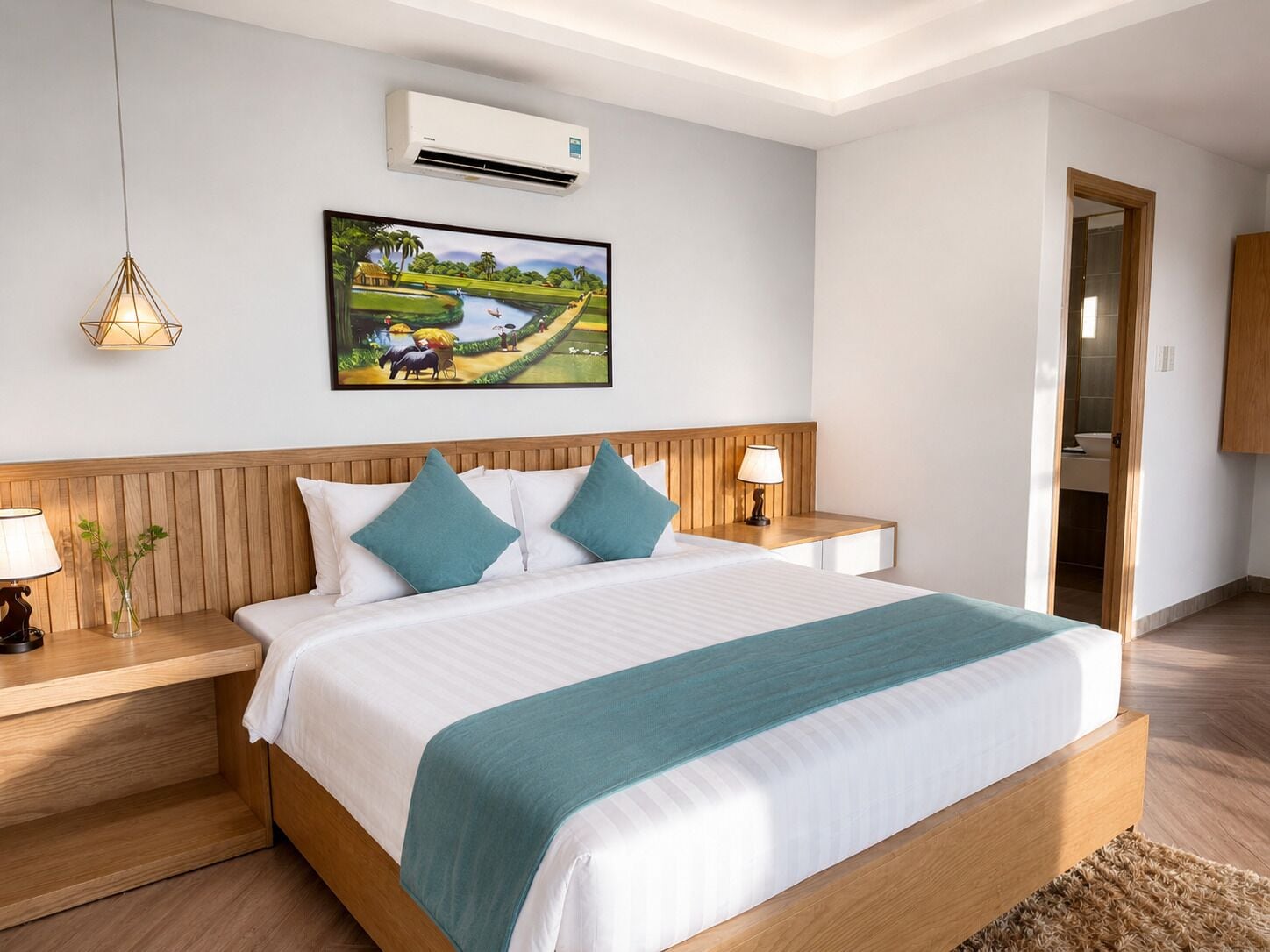 Panorama Suite with City view | Minibar, két bảo mật tại phòng, bàn, màn/rèm cản sáng 