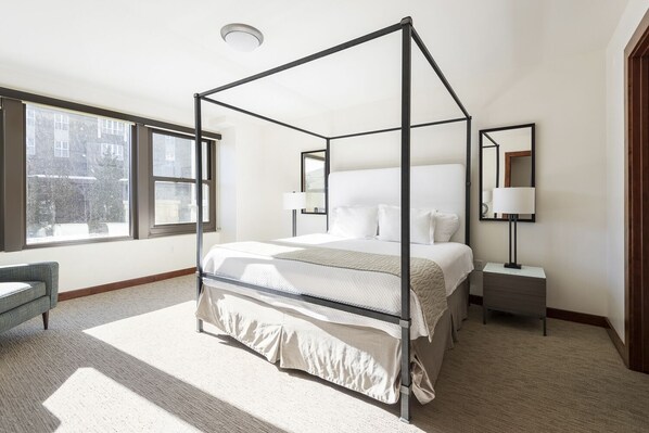 2 bedrooms, iron/ironing board, Internet, bed sheets