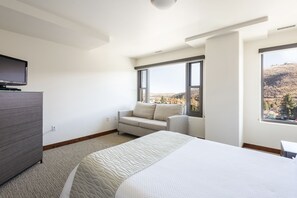 1 bedroom, iron/ironing board, Internet, bed sheets - Ski-In/Ski-Out Hotel Room at Park City Mtn. Resort (Park City)