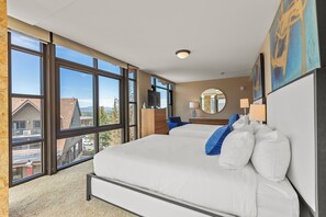 4 bedrooms, iron/ironing board, Internet, bed sheets