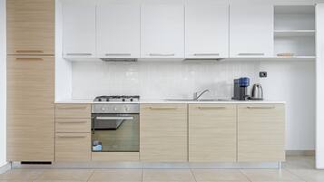 Réfrigérateur, four, plaque de cuisson, lave-vaisselle