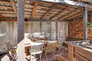 Outdoor dining - Apartment "Innerwalten 100" with Wi-Fi and Mountain Views (Walten)