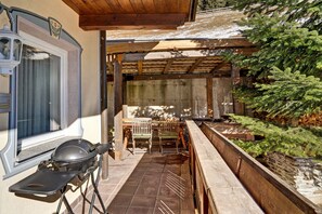 Outdoor dining - Apartment "Innerwalten 100" with Wi-Fi and Mountain Views (Walten)