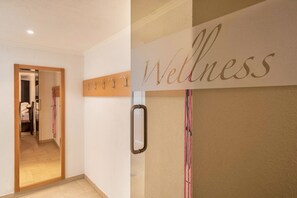 Interior - Cozy Apartment "Haus Hubertus - FeWo 5" with Wi-Fi (Walten)