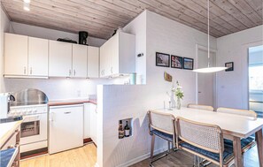 Fridge, stovetop, coffee/tea maker