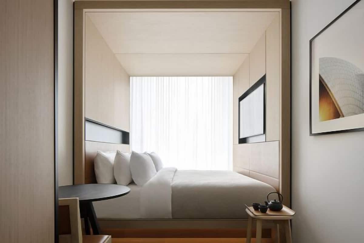 Biancheria da letto di alta qualità, materassi a doppio strato, minibar