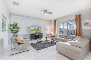 Smart-TV, Videospiele, Tischfußball, Stereoanlage