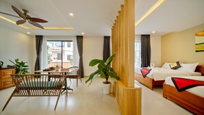家庭客房, 陽台 (Grand Suite) | 私人廚房 | 咖啡機/沖茶器、  電熱水壺、兒童餐椅、紙巾