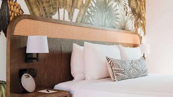 Egyptian cotton sheets, premium bedding, in-room safe, desk
