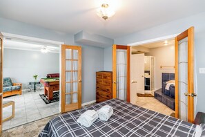 6 bedrooms, free WiFi, bed sheets