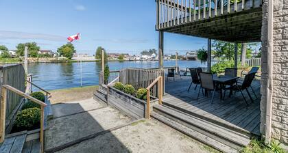 Beach1 Wasaga Beach - Waterfront Cottage - Hot Tub, Pool Table