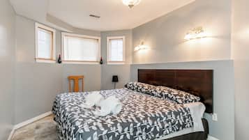 6 bedrooms, free WiFi, bed sheets