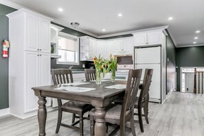 Dining - Beach1,com - Riverfront Resort - #36 (Wasaga Beach)