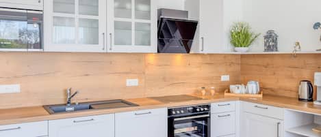 Réfrigérateur, micro-ondes, four, lave-vaisselle