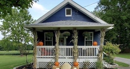 Cozy, Farmview Bungalow, with Central Location!