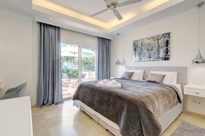 4 habitaciones, escritorio, tabla de planchar con plancha y wifi 