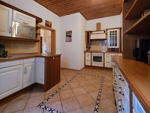 Unclassified image, 5 of 16, button