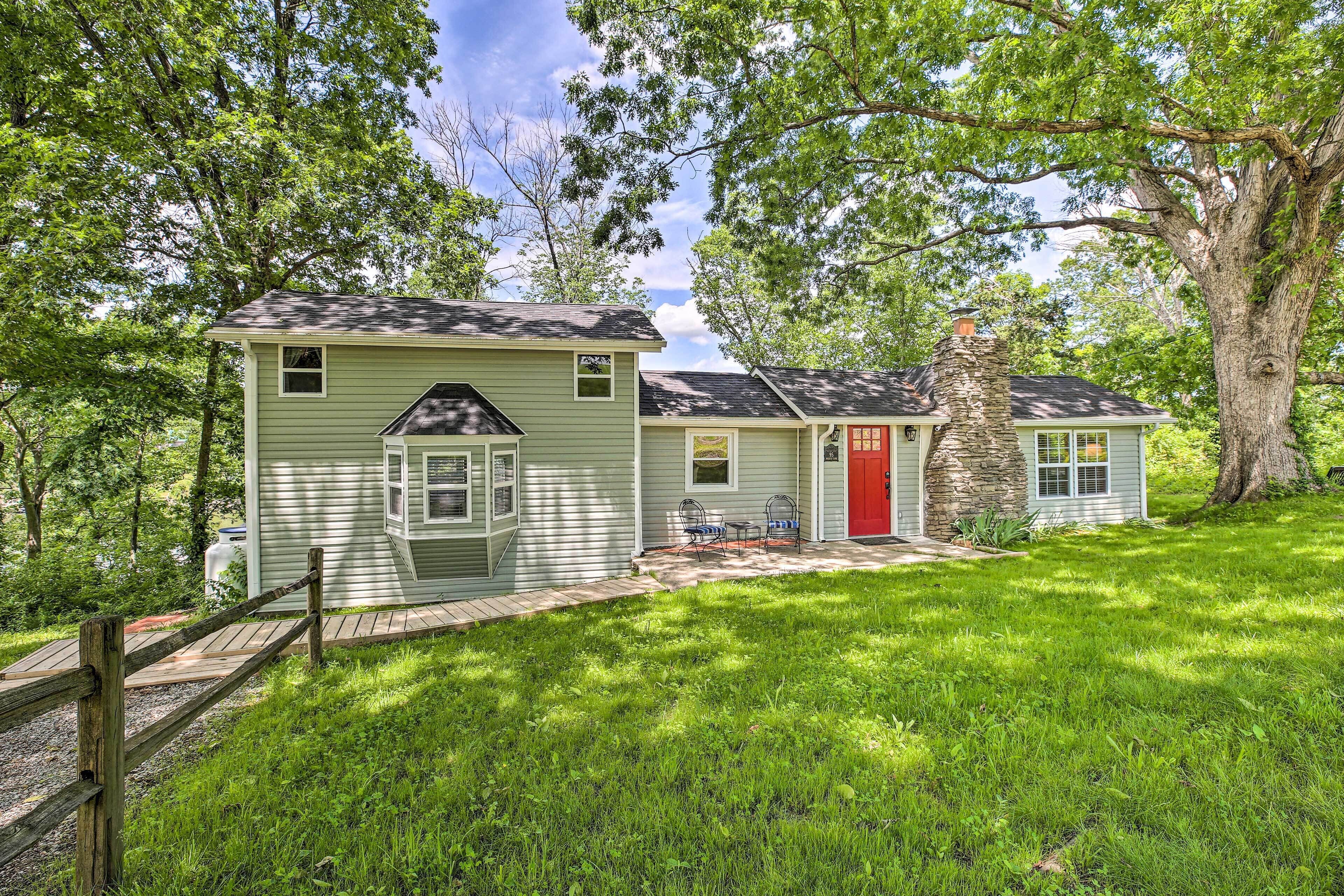 Lancaster Vacation Rental | 3BR | 1.5BA | 1,400 Sq Ft
