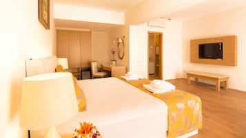 Minibar, in-room safe, laptop workspace, bed sheets
