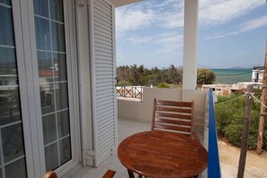 Balcony - Kontogoni Rooms (Elafonisos)