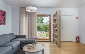 TV, fireplace - Apartment with garden 10A (Porec)