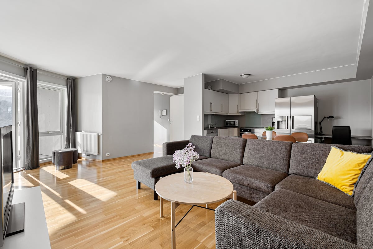 Business appartement, 1 slaapkamer | Woonruimte | Flatscreentelevisie