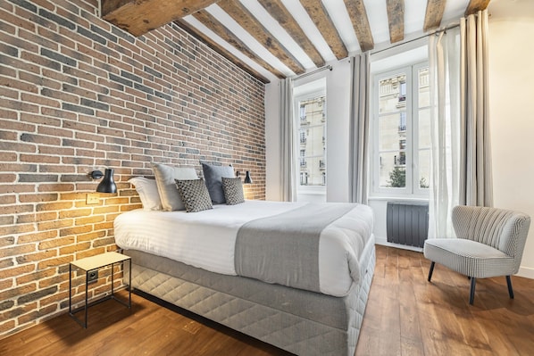 2 bedrooms, in-room safe, iron/ironing board, free WiFi