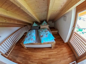 2 chambres, bureau, Wi-Fi, literie fournie