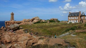 Unclassified image, 4 of 10, button - Well-Equipped Apartment, 500m from Beach and Shops in Perros-Guirec (Perros-Guirec)