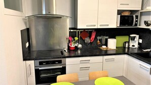 Unclassified image, 3 of 10, button - Well-Equipped Apartment, 500m from Beach and Shops in Perros-Guirec (Perros-Guirec)