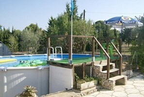 Alberca al aire libre y alberca climatizada