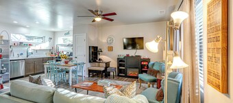 Near Hiking & Golfing: Flagstaff Cottage!