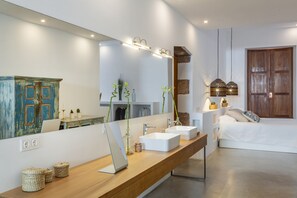 2 slaapkamers, een strijkplank/strijkijzer, wifi, beddengoed