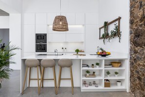 Fridge, microwave, oven, stovetop - Unique house, with a lot of charm in an idyllic place (tias)