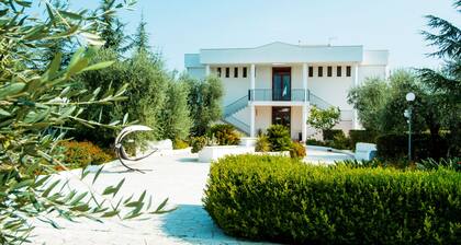 Bilocale in Villa con Piscina