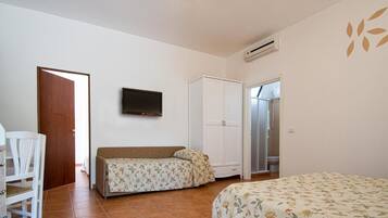 2 camere, una scrivania, Wi-Fi gratuito, lenzuola