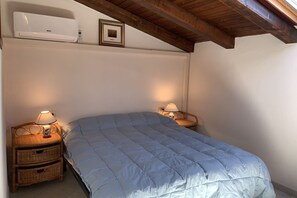 2 chambres, fer et planche à repasser, accès à Internet