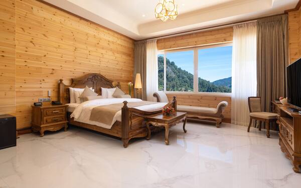 Araliya Red - Budget friendly Hotel- Where you find stunning 360 panoramic view of Nuwara Eliya