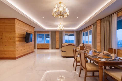 Araliya Red - Budget friendly Hotel- Where you find stunning 360 panoramic view of Nuwara Eliya