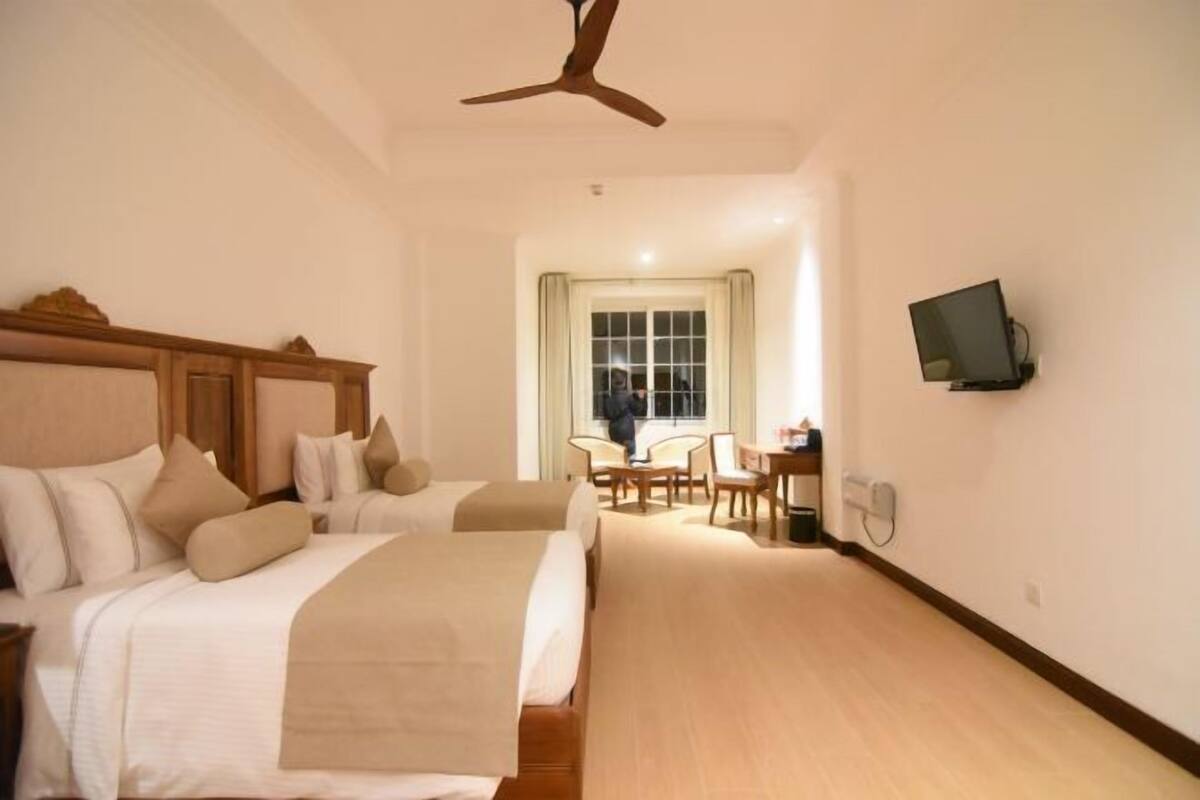 Hypo-allergenic bedding available, in-room safe, desk, laptop workspace