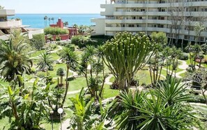 Property grounds - Benalbeach Apartment with Magnificent Sea View (Benalmádena)