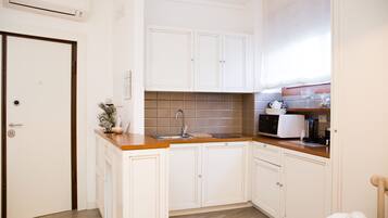 Tägliches inbegriffenes kontinentales Frühstück