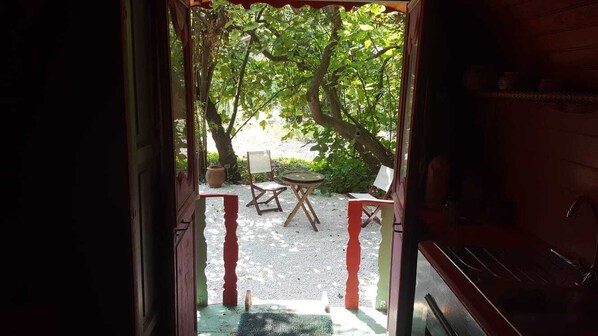 Interior - Charming caravan in a green setting near the beach (Vallauris)