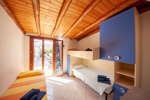 3 Schlafzimmer, Bügeleisen/Bügelbrett