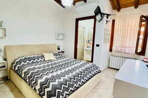 3 Schlafzimmer, Bügeleisen/Bügelbrett