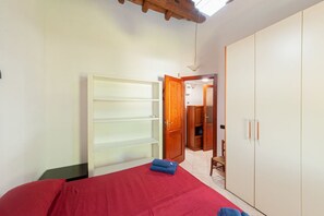 3 bedrooms, iron/ironing board