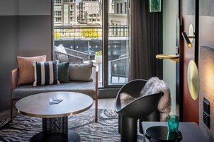 QT Executive Balcony | Minibar, in-room safe, individually furnished, laptop workspace