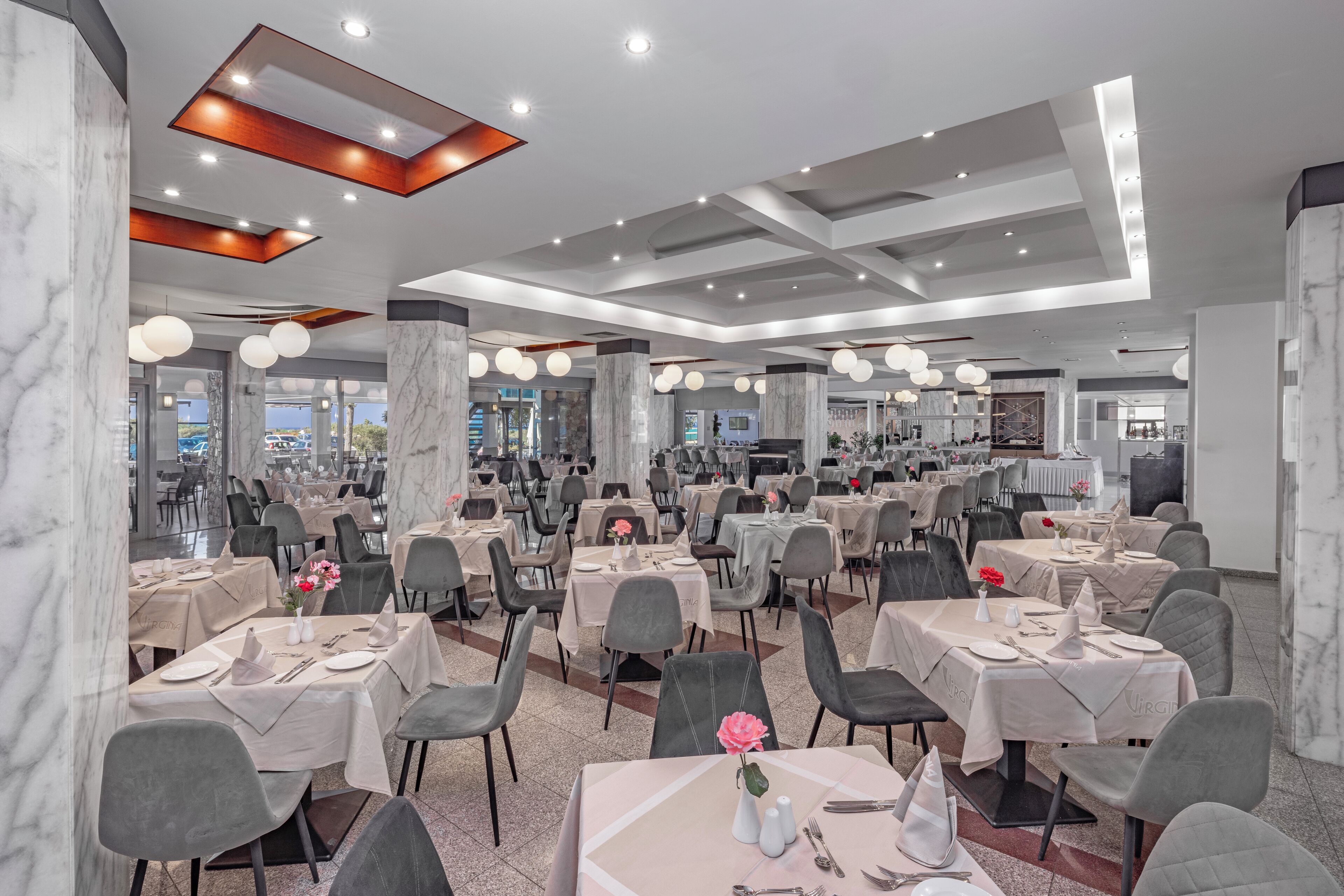 3 restaurants, spécialités Cuisine internationale