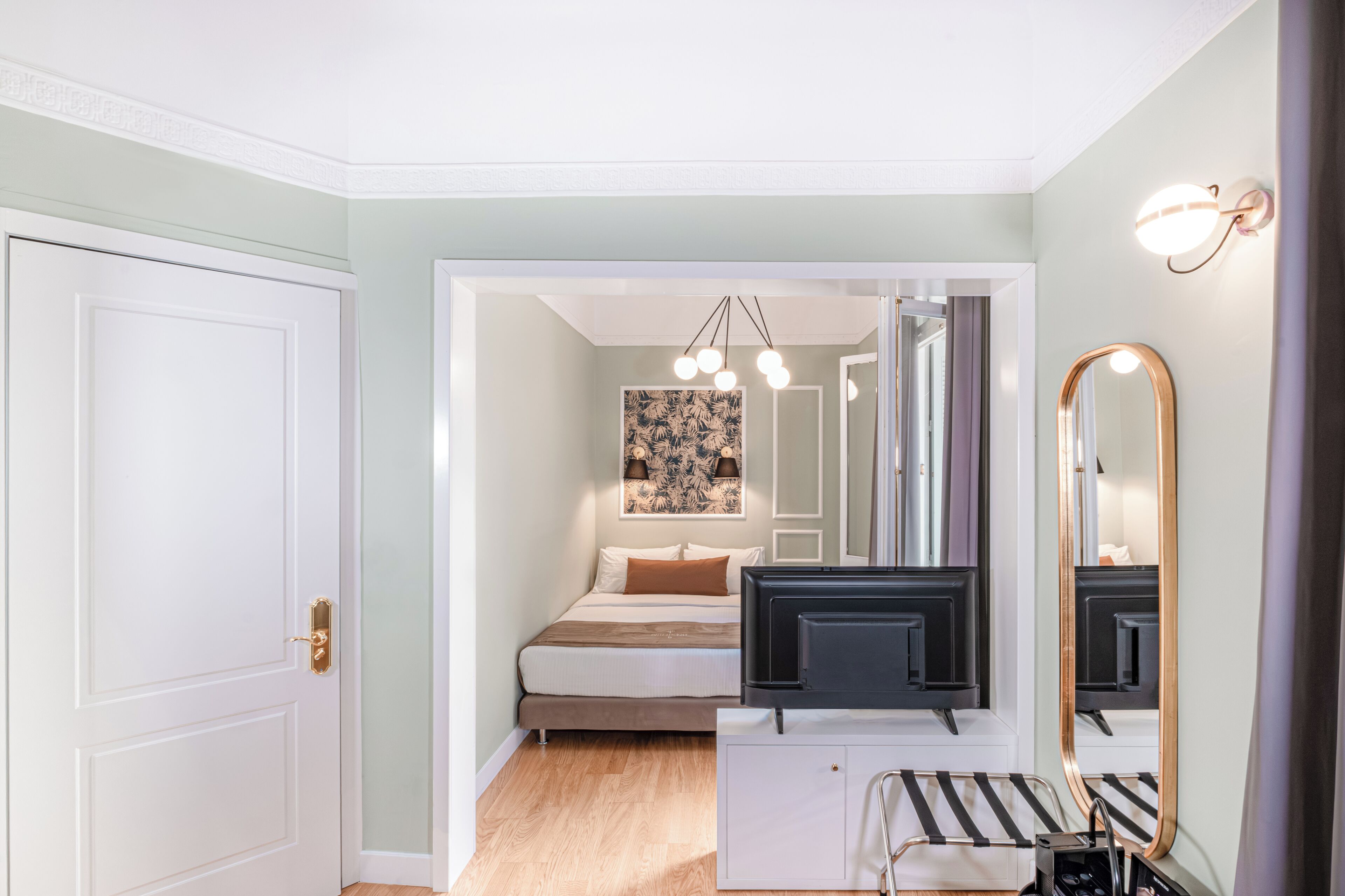 double room (elegant) | 1 bedroom, minibar, in-room safe, desk