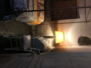 Interior - Romantic escape in the millstone (Sant'Alfio)